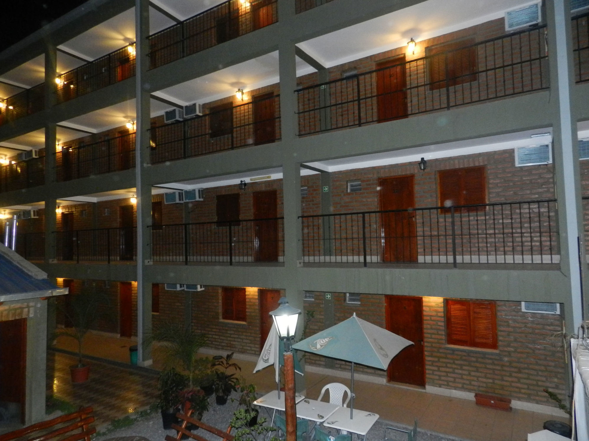 Hotel Buenos Aires Салта Екстериор снимка