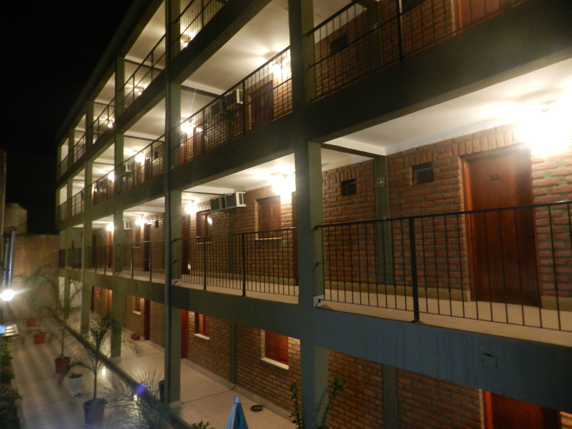 Hotel Buenos Aires Салта Екстериор снимка